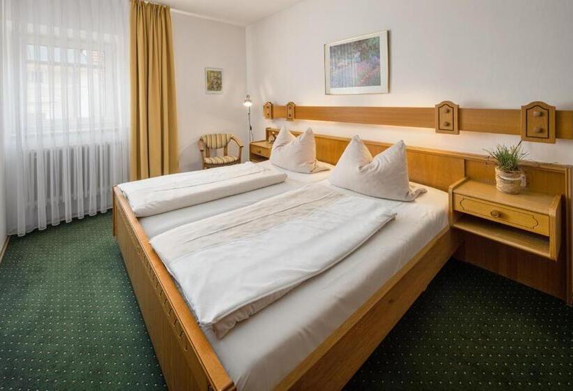 Номер Стандарт, Zur Post