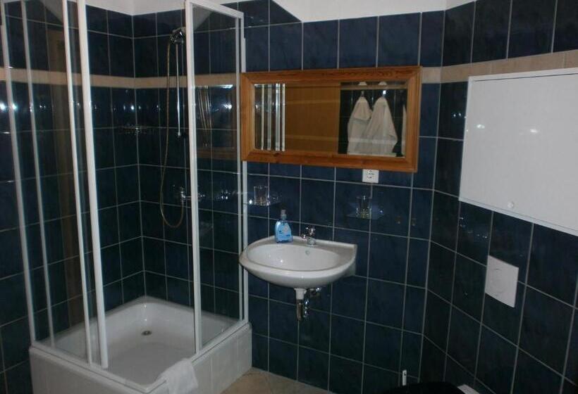 חדר קלאסי, Alte Waldmãƒæ’ã‚â¼hle