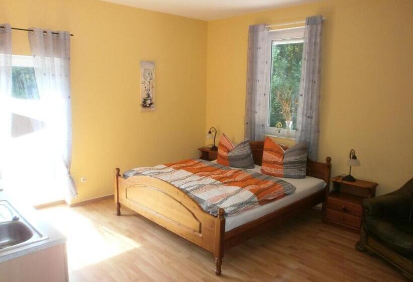 חדר קלאסי, Alte Waldmãƒæ’ã‚â¼hle