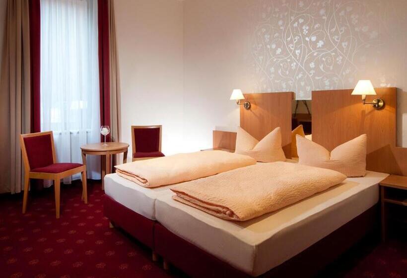 스탠다드 룸 강 전망, Beim Weinbauer