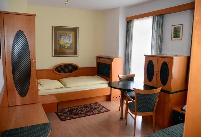 Quarto Estandar Individual, Das Schlössl