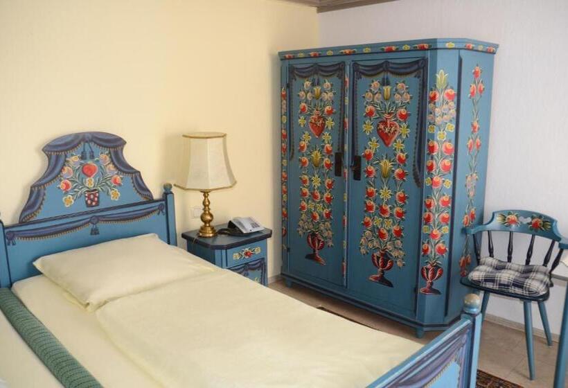 Quarto Estandar, Das Schlössl