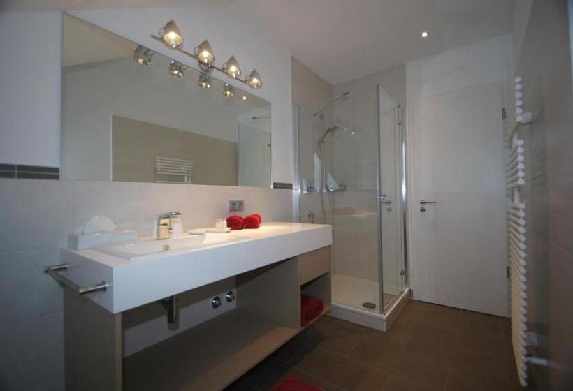 غرفة كومفورت, Deutsches Haus