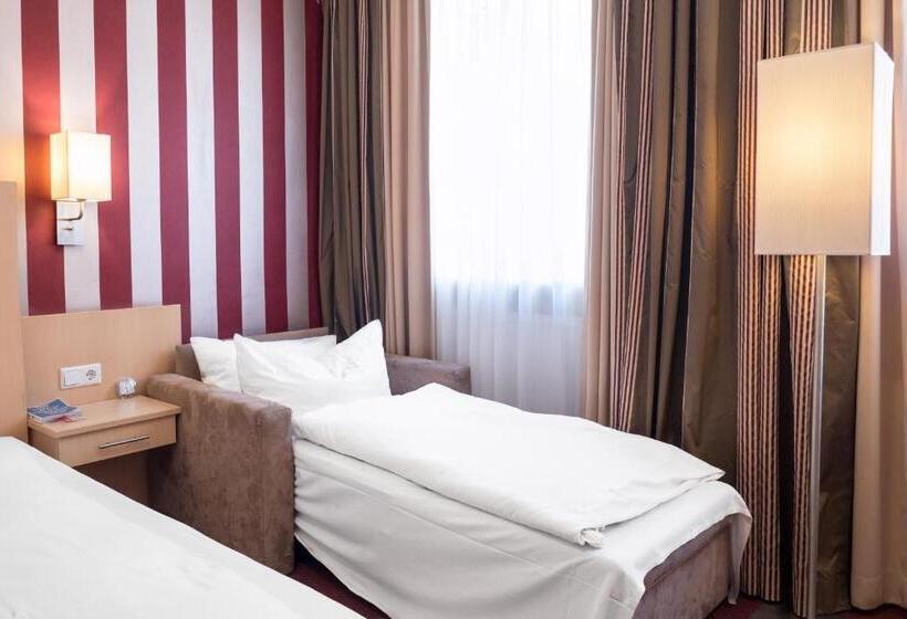 غرفة قياسية ثلاثية, Deutsches Haus