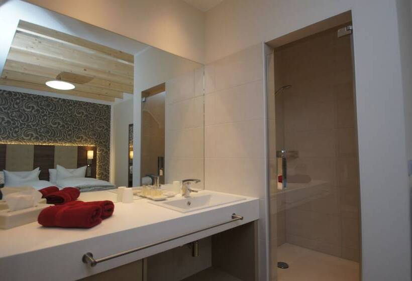 غرفة كومفورت, Deutsches Haus