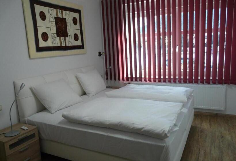 Апартаменты 2 спальни Вид на Сад, Garni Ammergauer Hof