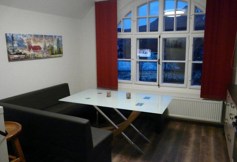 Апартаменты 2 Спальни, Garni Ammergauer Hof