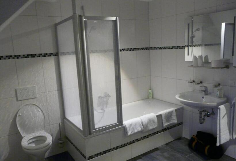 Апартаменты 2 Спальни, Garni Ammergauer Hof