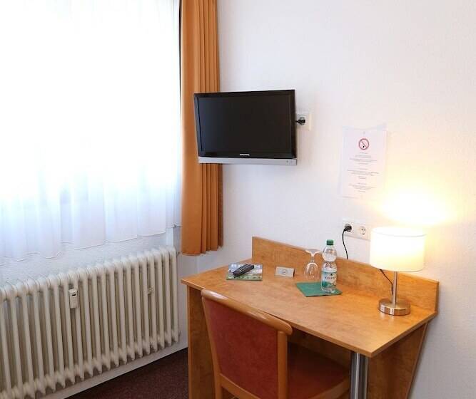 غرفة قياسية فردية, Garni Kluth