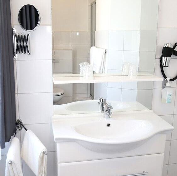 غرفة قياسية, Garni Kluth