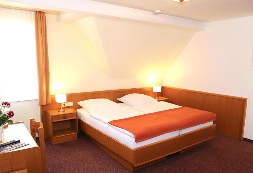 غرفة قياسية, Garni Kluth