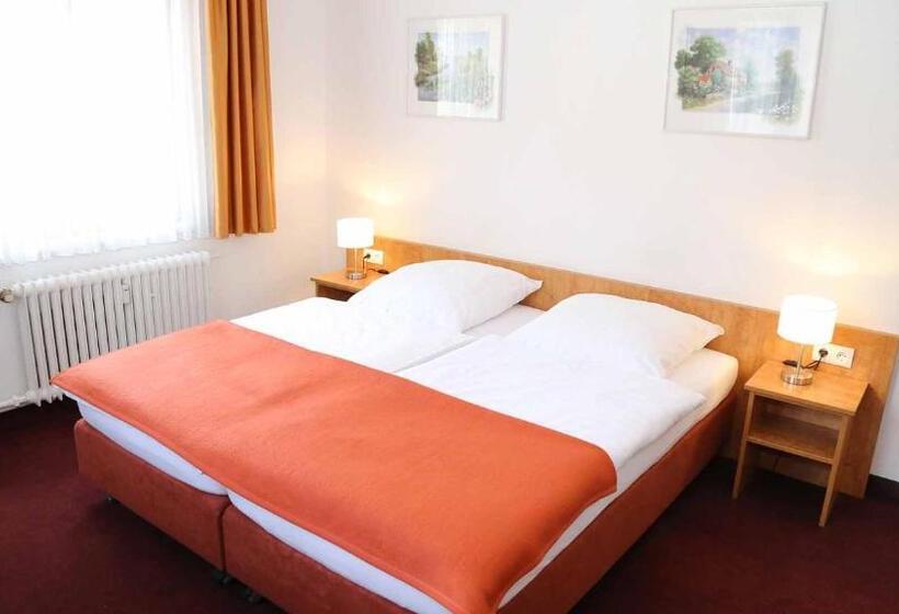 غرفة قياسية, Garni Kluth