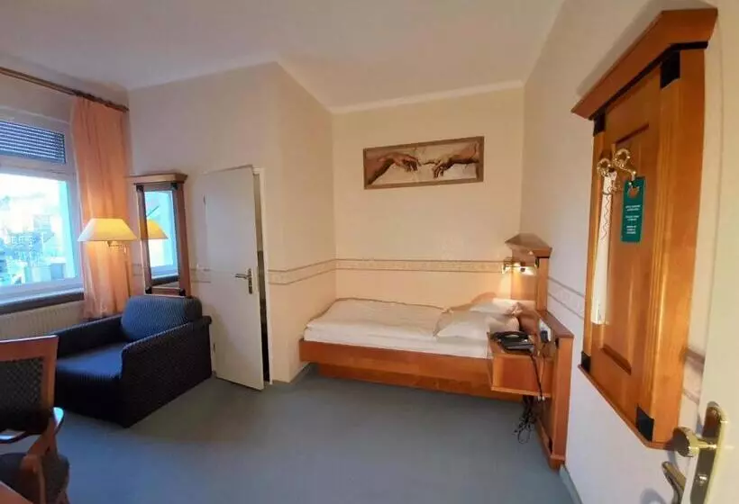 Standard Single Room, Krupp