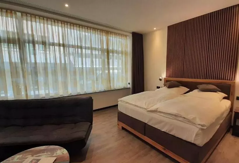 Junior Suite, Krupp