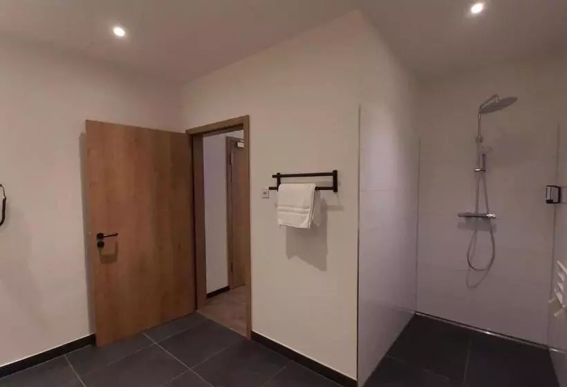 Junior Suite, Krupp