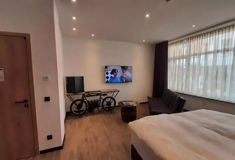 Junior Suite, Krupp