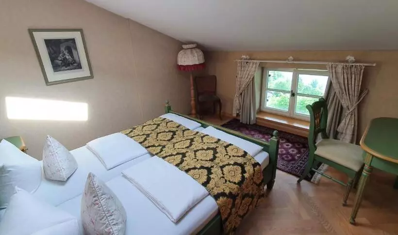 Suite with lake view, Leeberghof