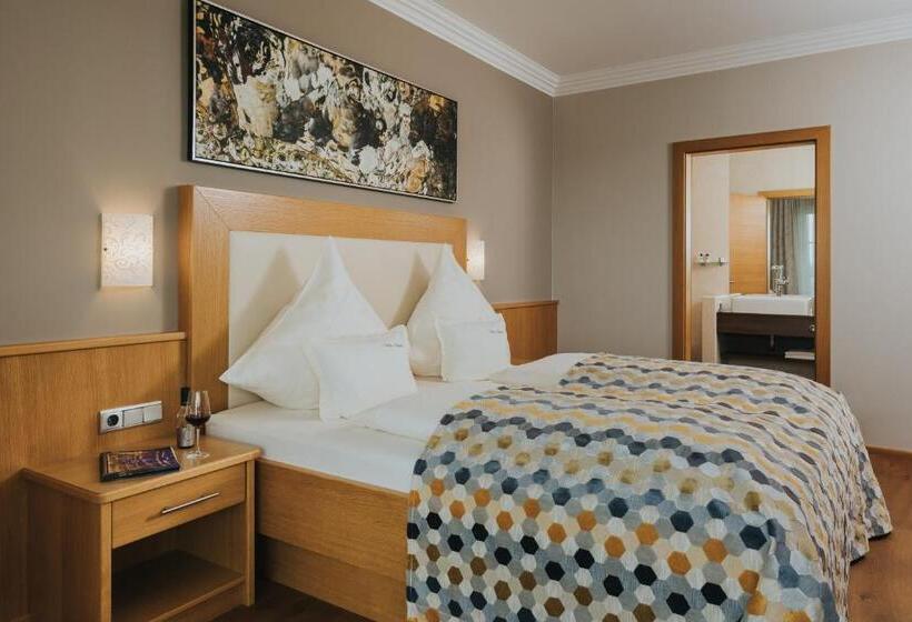 Люкс Вид на Сад, Ortner S Resort