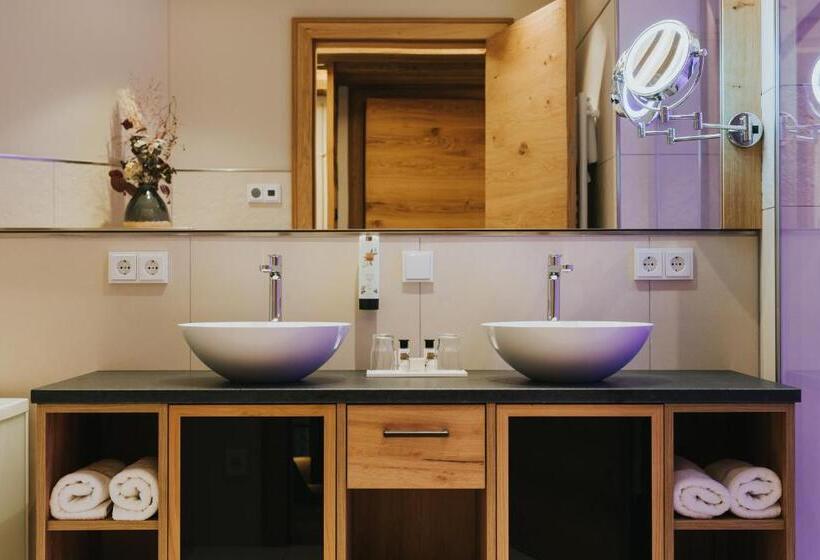 Полулюкс Повышенной Комфортности, Ortner S Resort