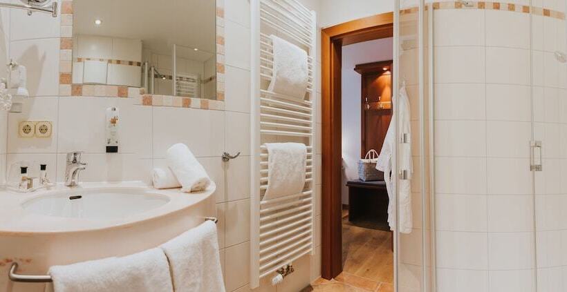 로맨틱 룸, Ortner S Resort