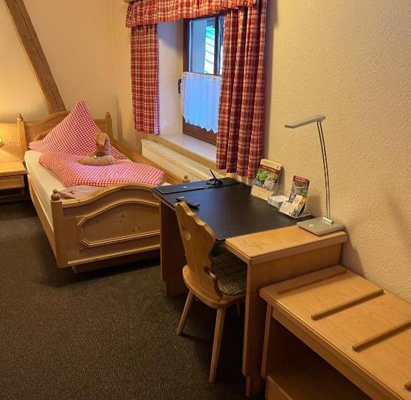 Quarto Estandar Individual, Sonnekalb