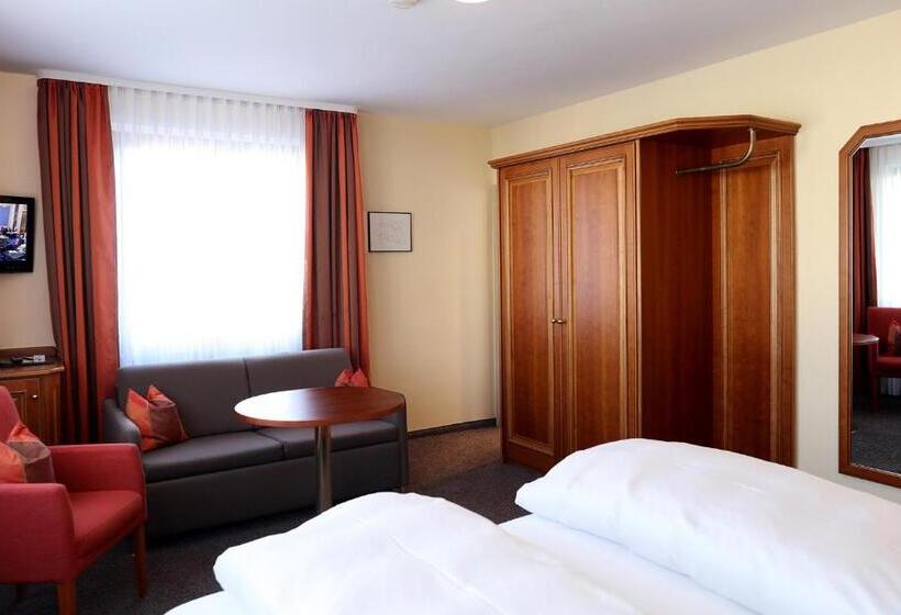 Номер Стандарт Трехместный, Warteck