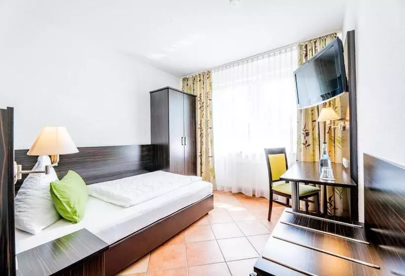 Standard Yhden Hengen Huone, My Airport Hotel Stuttgart Airport Messe