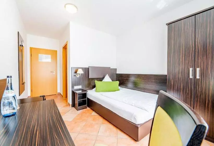 Standard Yhden Hengen Huone, My Airport Hotel Stuttgart Airport Messe