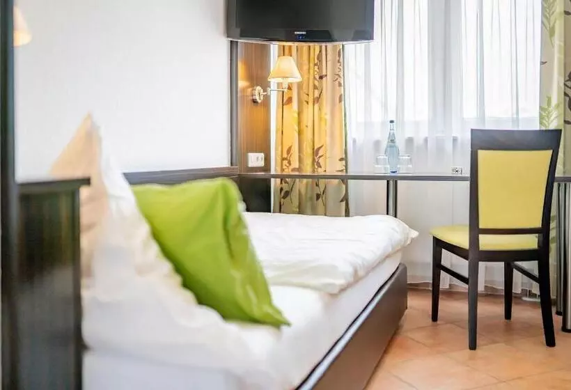 Standard Yhden Hengen Huone, My Airport Hotel Stuttgart Airport Messe