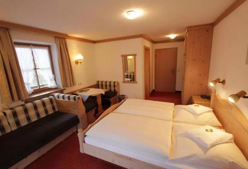 Standard-huone Parveke, Gästehaus Angerer