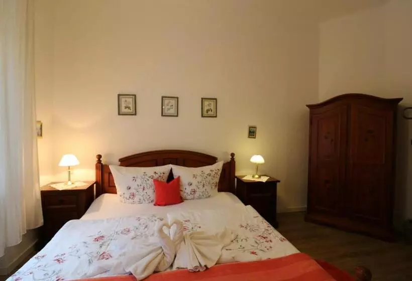 اتاق استاندارد یک نفره, Villa Amber