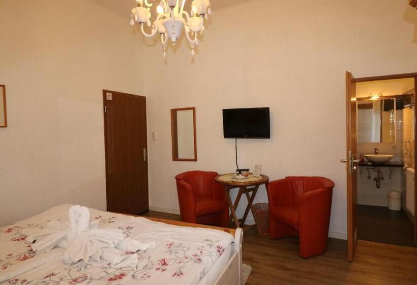 غرفة قياسية, Villa Amber