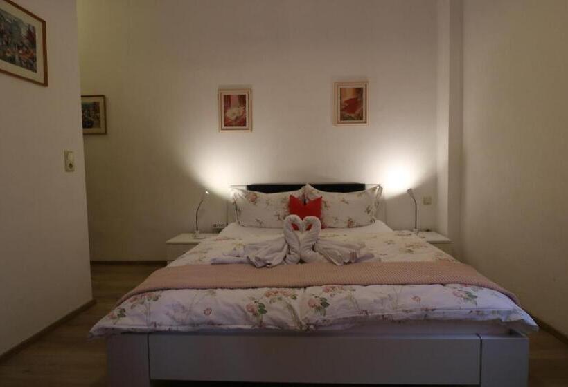 غرفة أساسية ثلاثية, Villa Amber