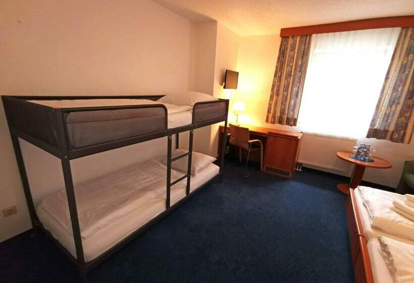 Четырехместный Номер Стандарт, A8 Hotel Im Darchinger Hof, Bed & Breakfast