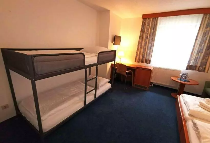 スタンダード４人部屋, A8 Hotel Im Darchinger Hof, Bed & Breakfast