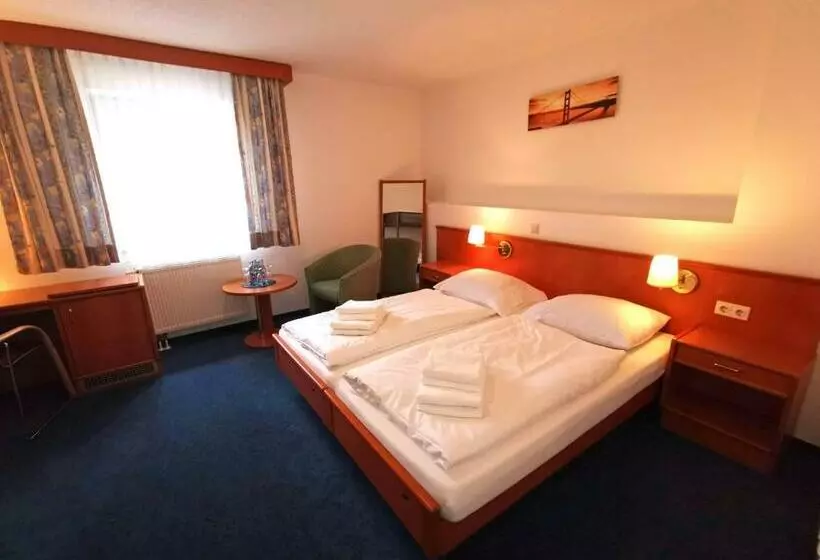 スタンダード４人部屋, A8 Hotel Im Darchinger Hof, Bed & Breakfast