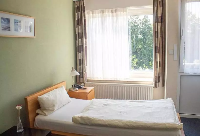 スタンダードシングルルーム, Airport Hotel Jägerhof Weeze
