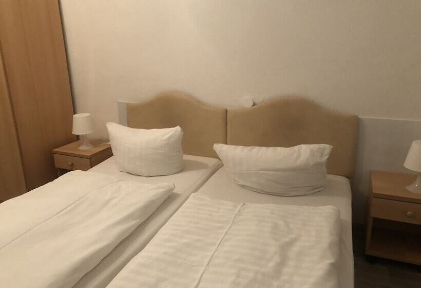 Номер Стандарт Трехместный, Altstadt Hotel Gosequell