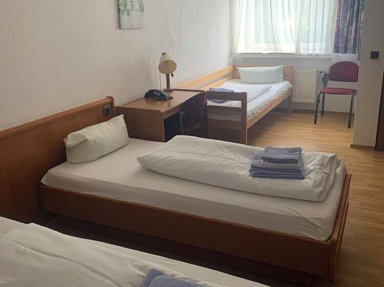 스탠다드 트리플 룸, Am Stimbergpark