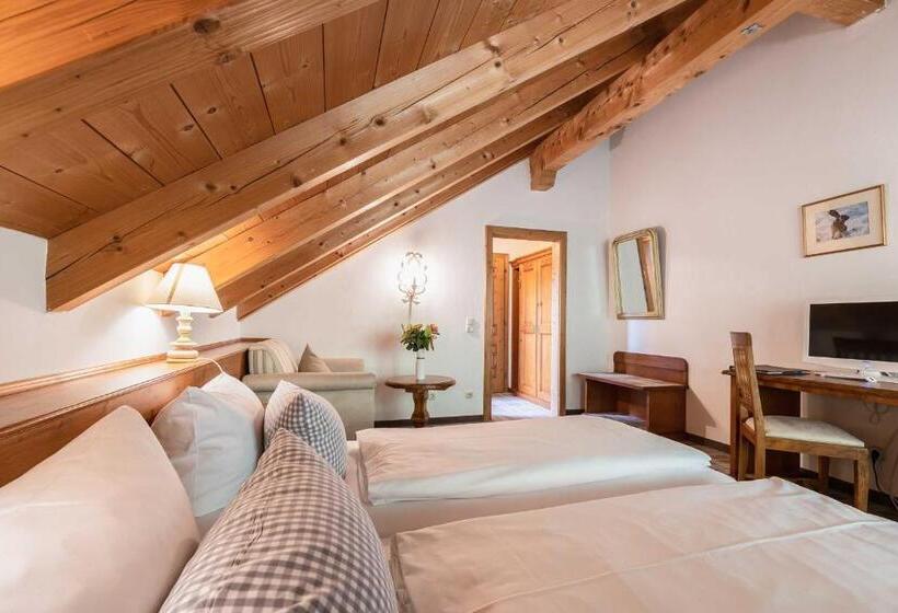 Номер Стандарт Трехместный, Blaue Gams S