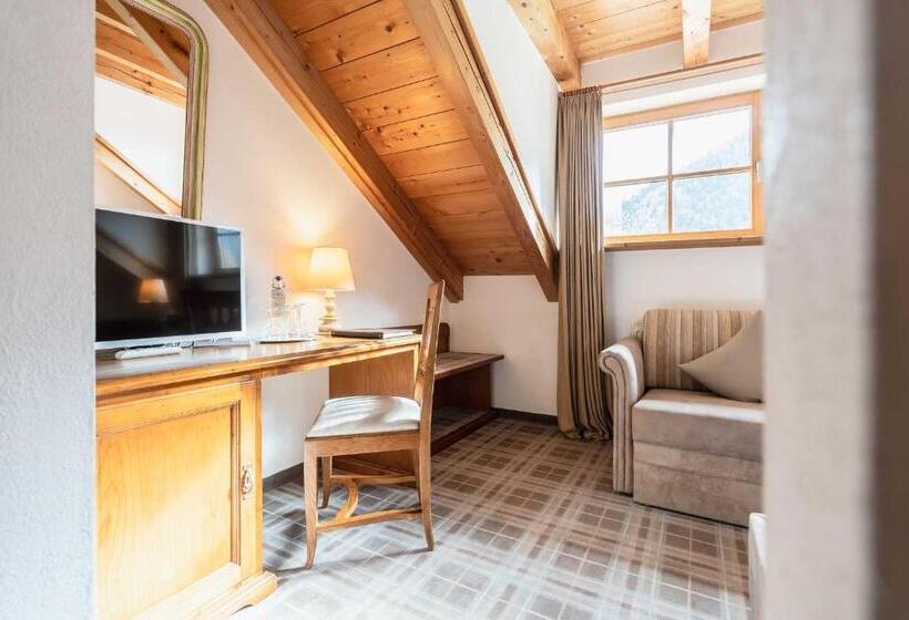 Номер Стандарт Индивидуальный, Blaue Gams S