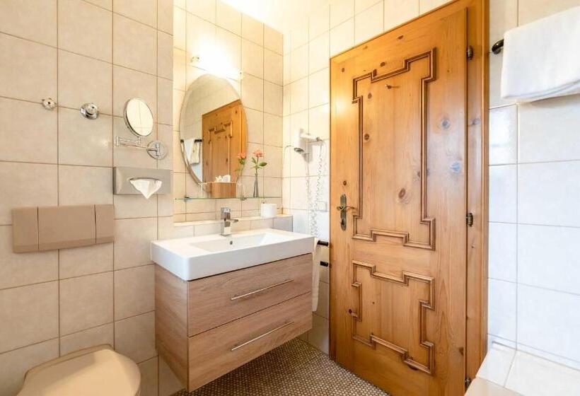 Номер Стандарт Индивидуальный, Blaue Gams S