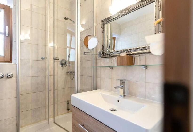 Номер Стандарт Индивидуальный, Blaue Gams S