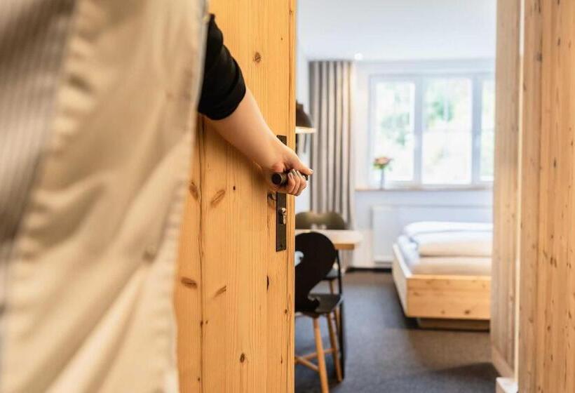 Номер Стандарт, Blaue Gams S