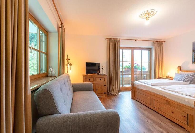 Семейный Номер, Blaue Gams S