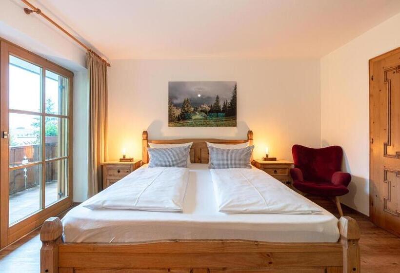 Семейный Номер, Blaue Gams S