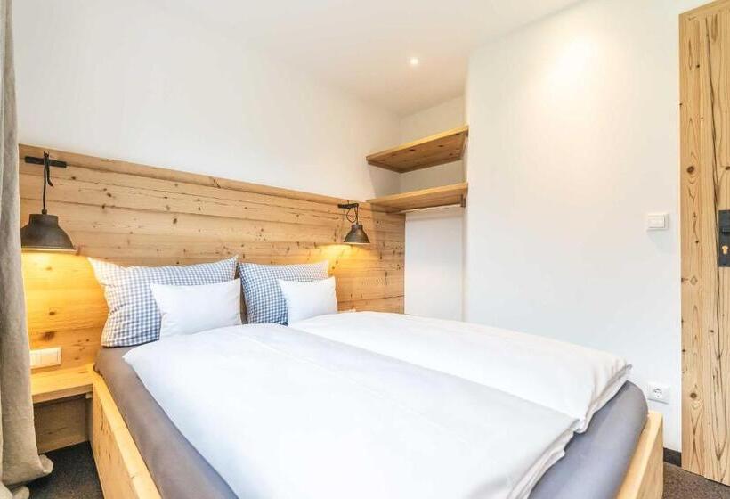 Семейный Номер, Blaue Gams S