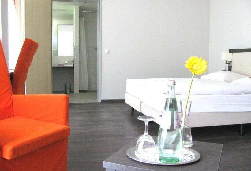 ファミリージュニアスイート, Fit