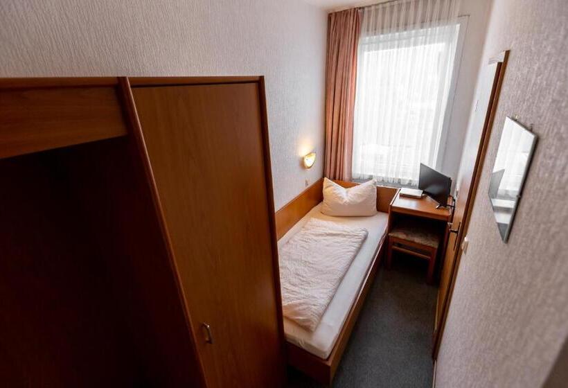 غرفة قياسية فردية, Fröhlich Höche