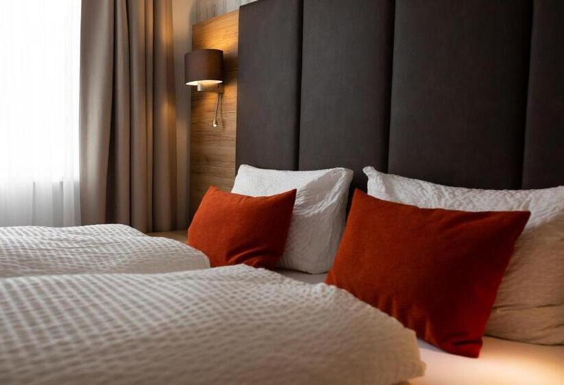 غرفة كومفورت, Fröhlich Höche